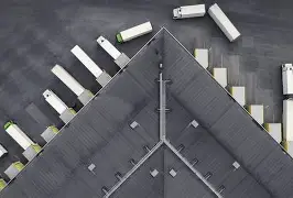 眼镜企业自营仓储与第三方外包的利弊权衡